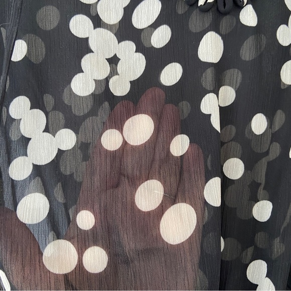 MARGARET M BLACK/WHITE POLKA DOT BLOUSE W/RUFFLE NECKLINE, SHIRRED WAIST, SM - Picture 4 of 9